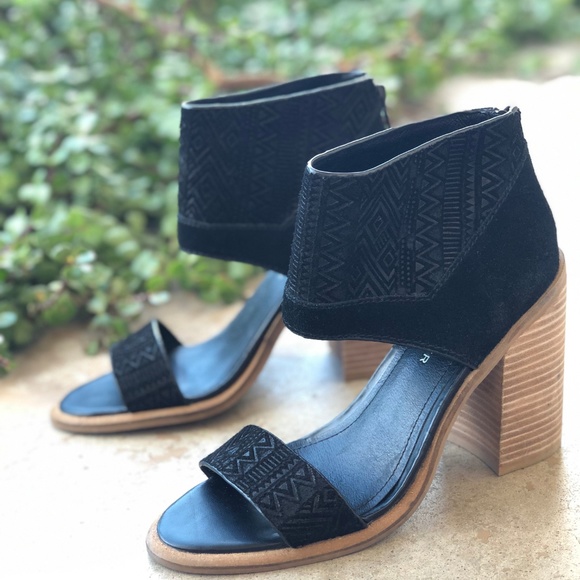 Kelsi Dagger Merrik Black Suede Block Heels - Picture 3 of 5
